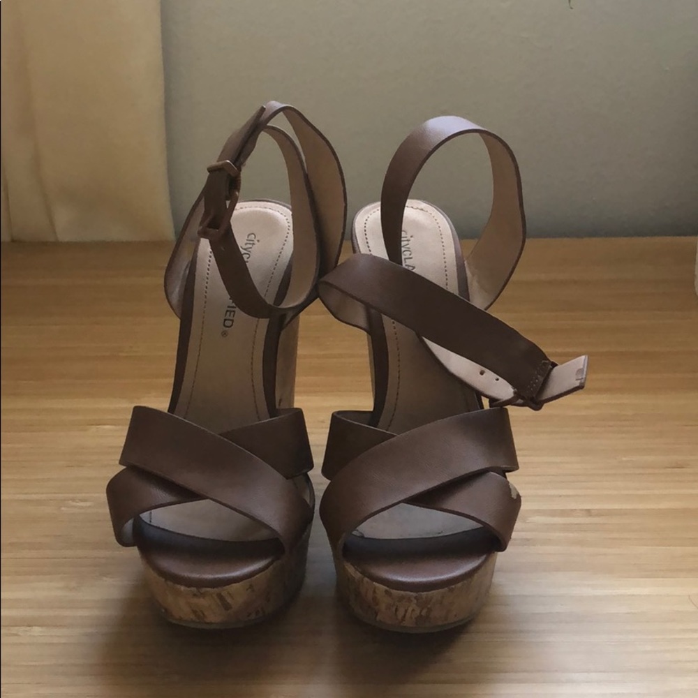 CityClassified Olio Tan Platform Wedge Sandals